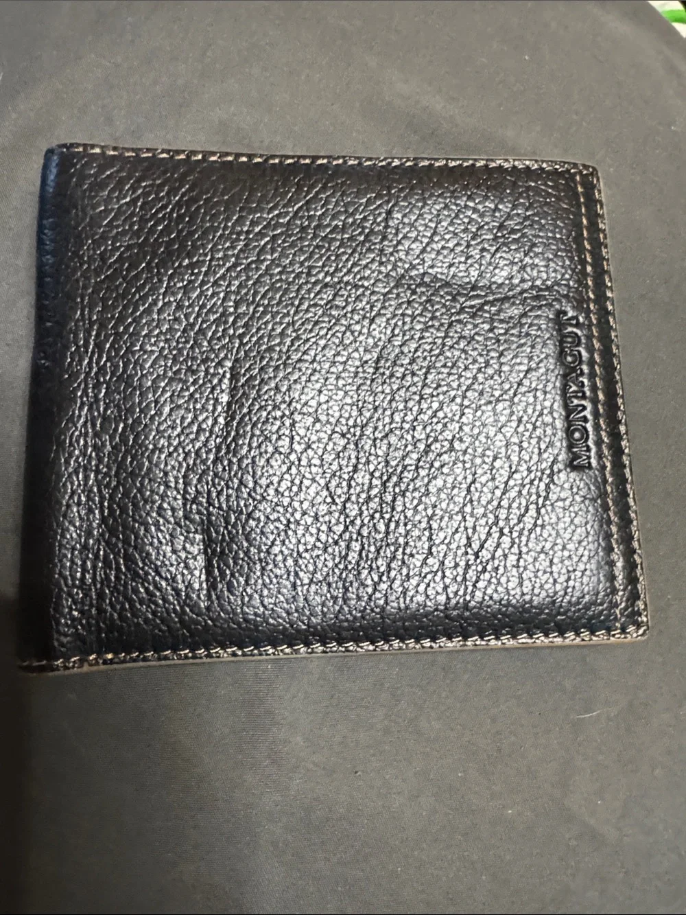 Montagut black leather